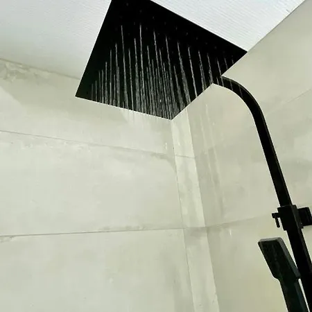 La Douceur Roannaise - Parking Prive Proche Gare Apartment